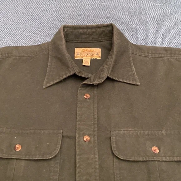 Cabelas mens chamois shirt. Size large. - Picture 2 of 7